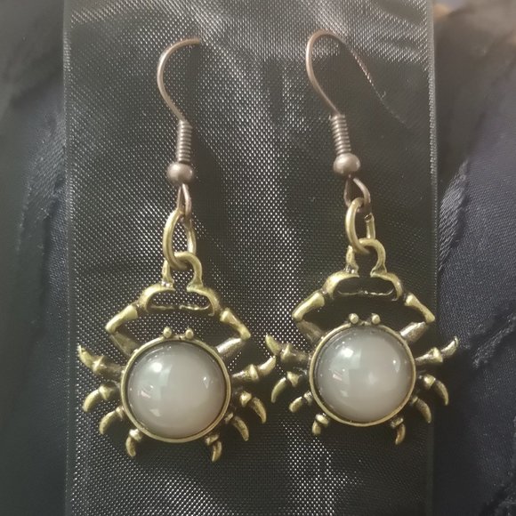 NEW - Handmade One-of-a-Kind Crab Earrings - Steampunk Found Objects - Picture 1 of 3